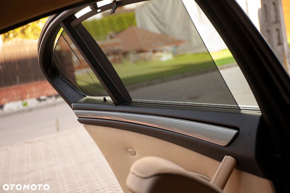 BMW Seria 5 525d - 26