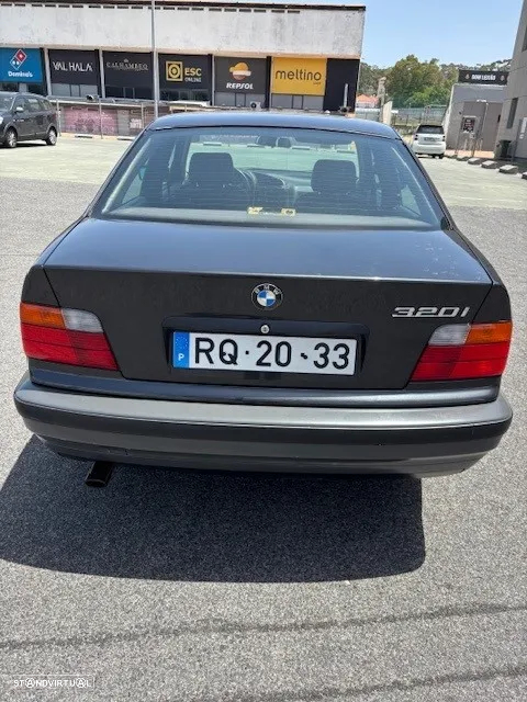 BMW 320 i - 2