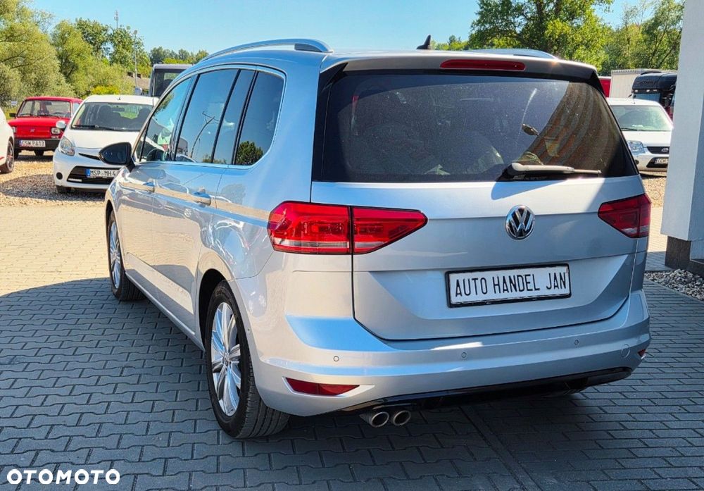 Volkswagen Touran - 4