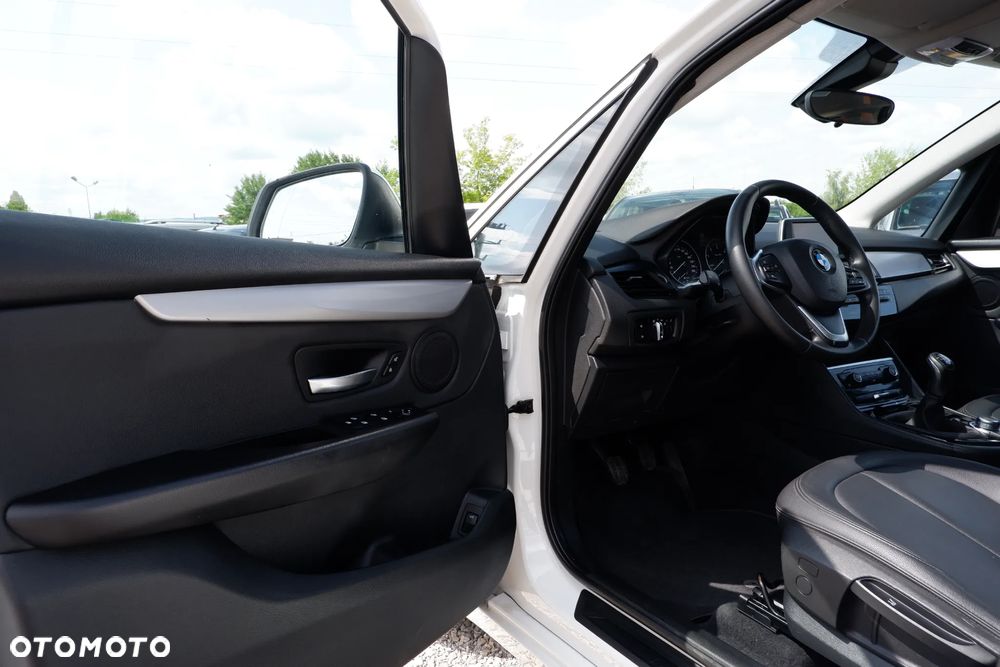 BMW Seria 2 216d Advantage - 26