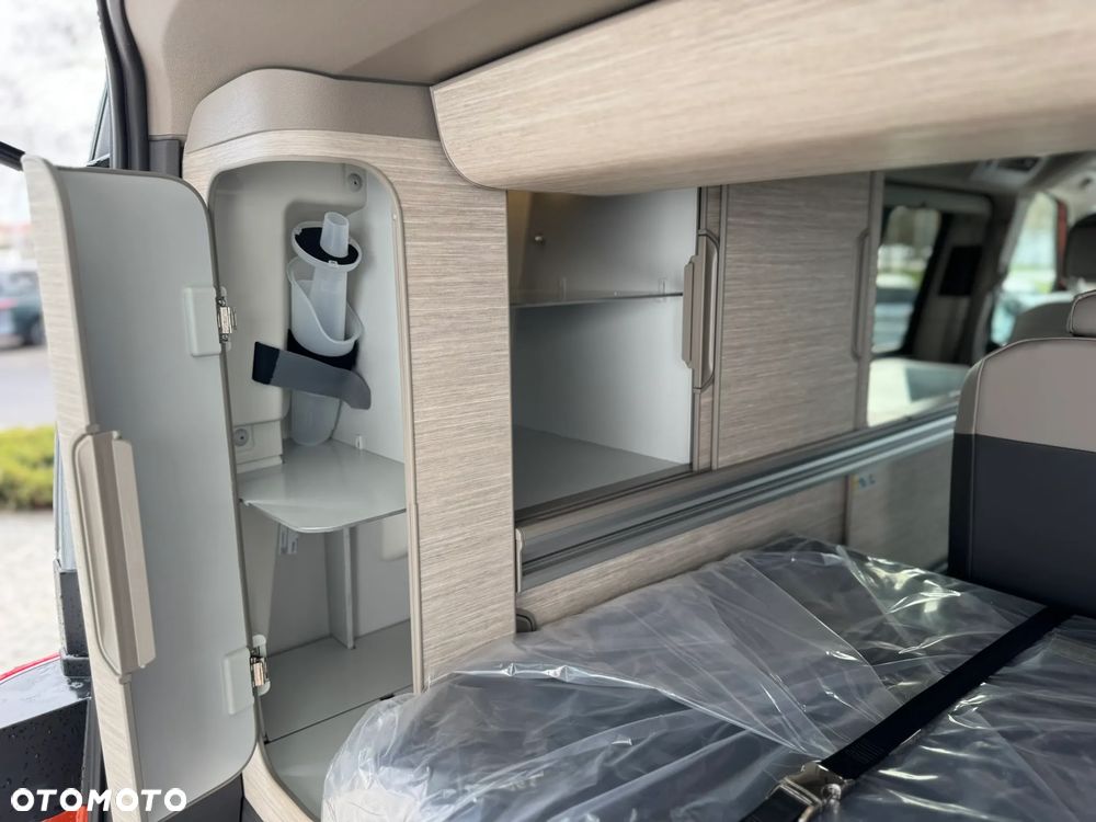 Volkswagen Multivan - 21
