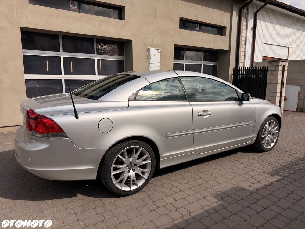 Volvo C70 2.4i Momentum - 8
