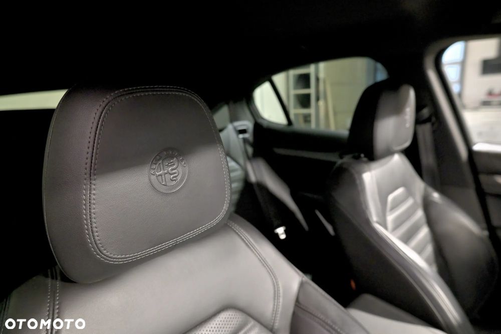 Alfa Romeo Stelvio 2.0 Turbo TI Q4 - 12