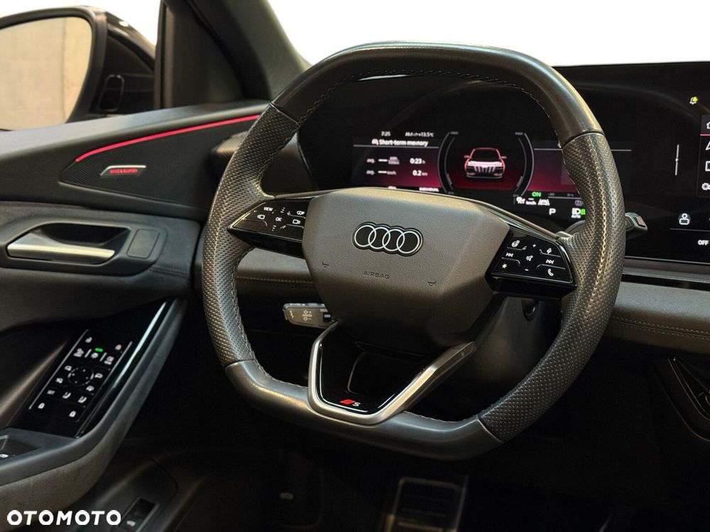 Audi Q6 e-tron - 29