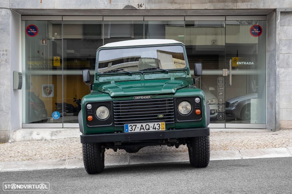 Land Rover Defender - 2