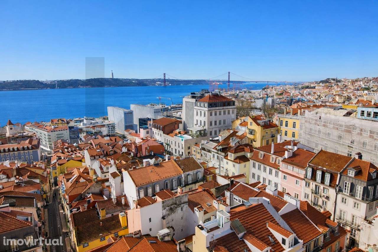 T2 com Suite, 2 WC e Terraço com Vista Tejo — Misericórdia - Grande imagem: 3/39