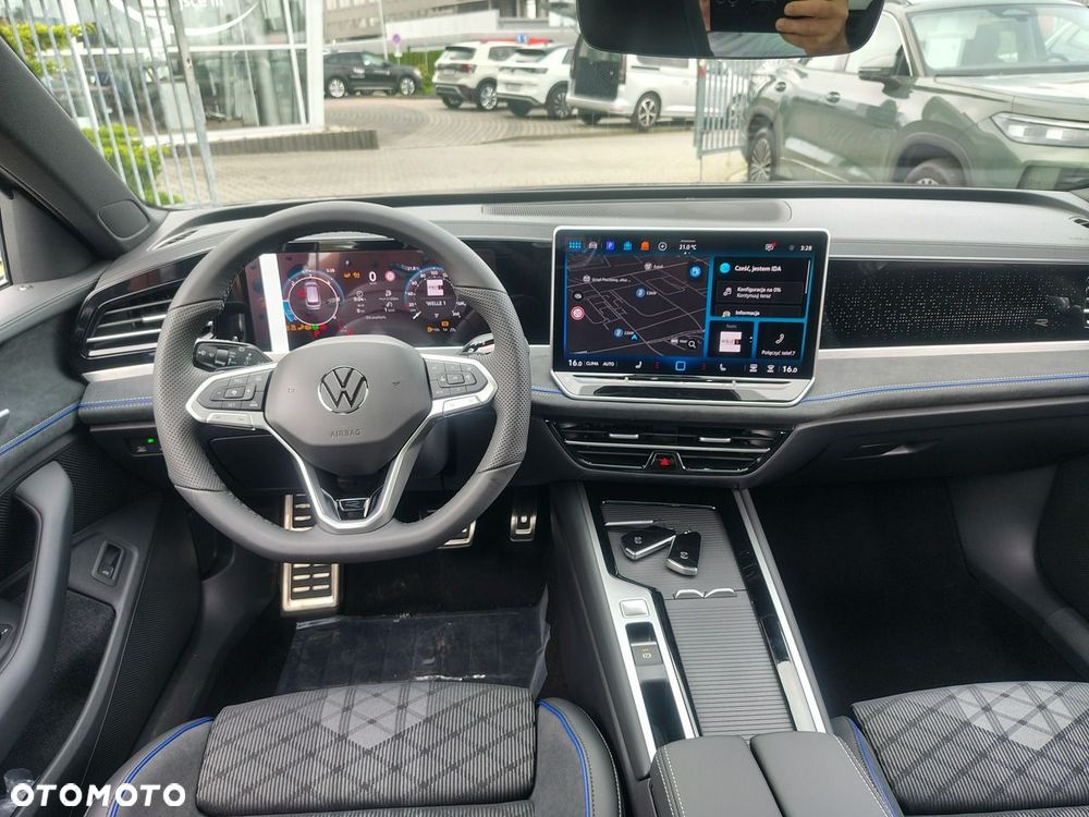 Volkswagen Passat - 12