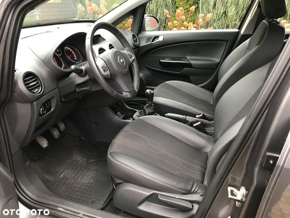 Opel Corsa 1.2 16V Cosmo - 8