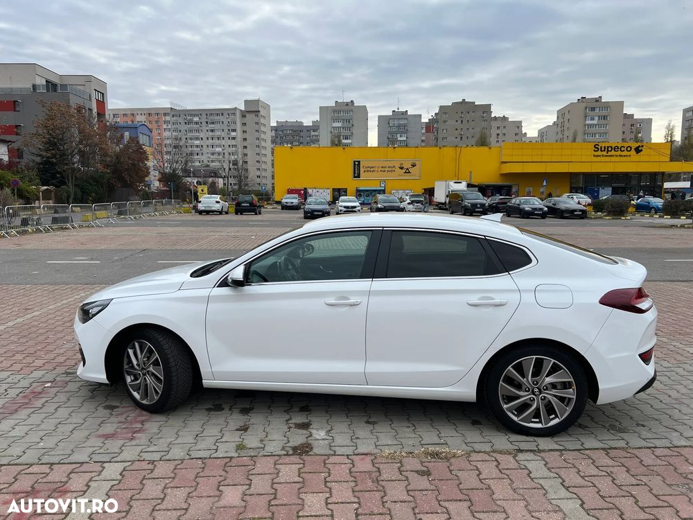Hyundai i30 Fastback 1.4 T-GDi 140CP 5DR 7DCT Exclusive - 3