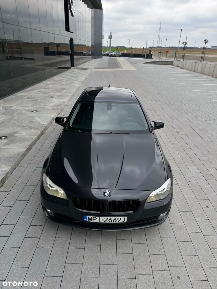 BMW Seria 5 528i xDrive Sport-Aut Luxury Line - 26