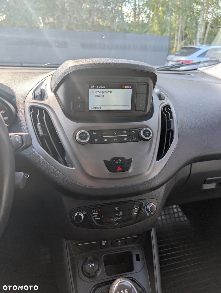 Ford Transit Courier - 14