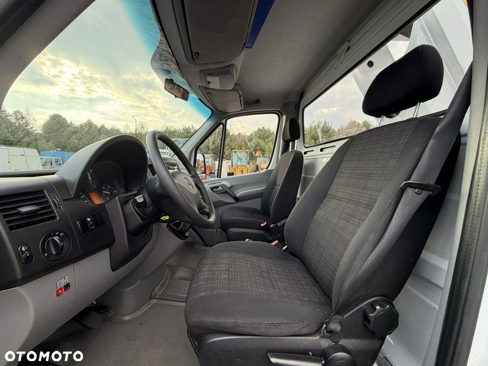 Mercedes-Benz Sprinter - 20