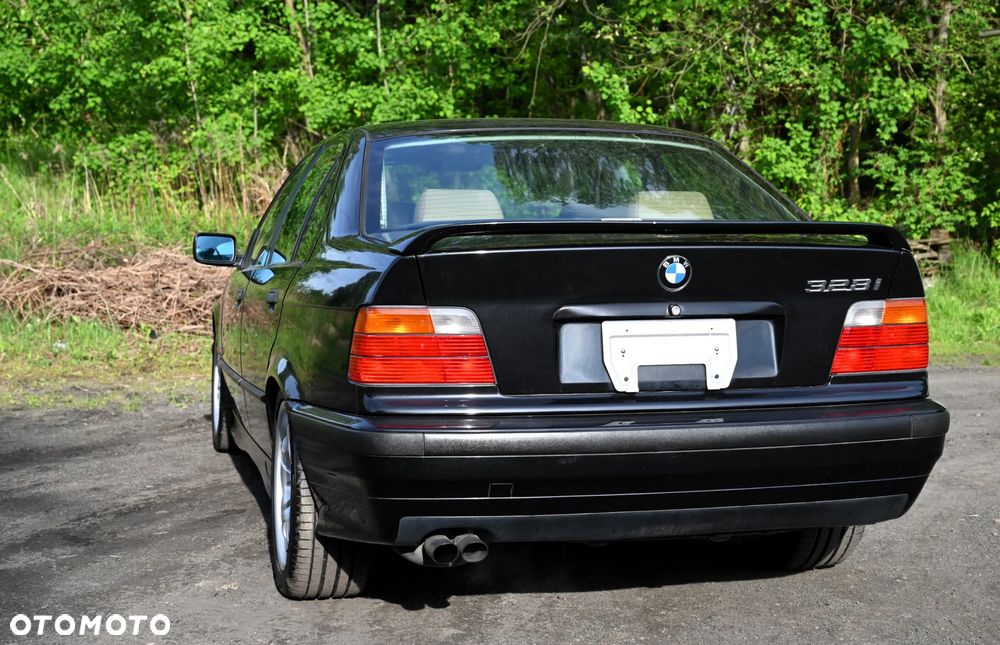 BMW Seria 3 - 16