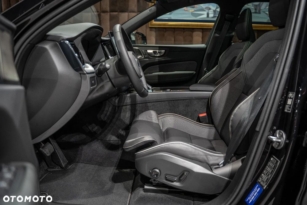 Volvo XC 60 B5 B AWD Ultra Black Edition - 10