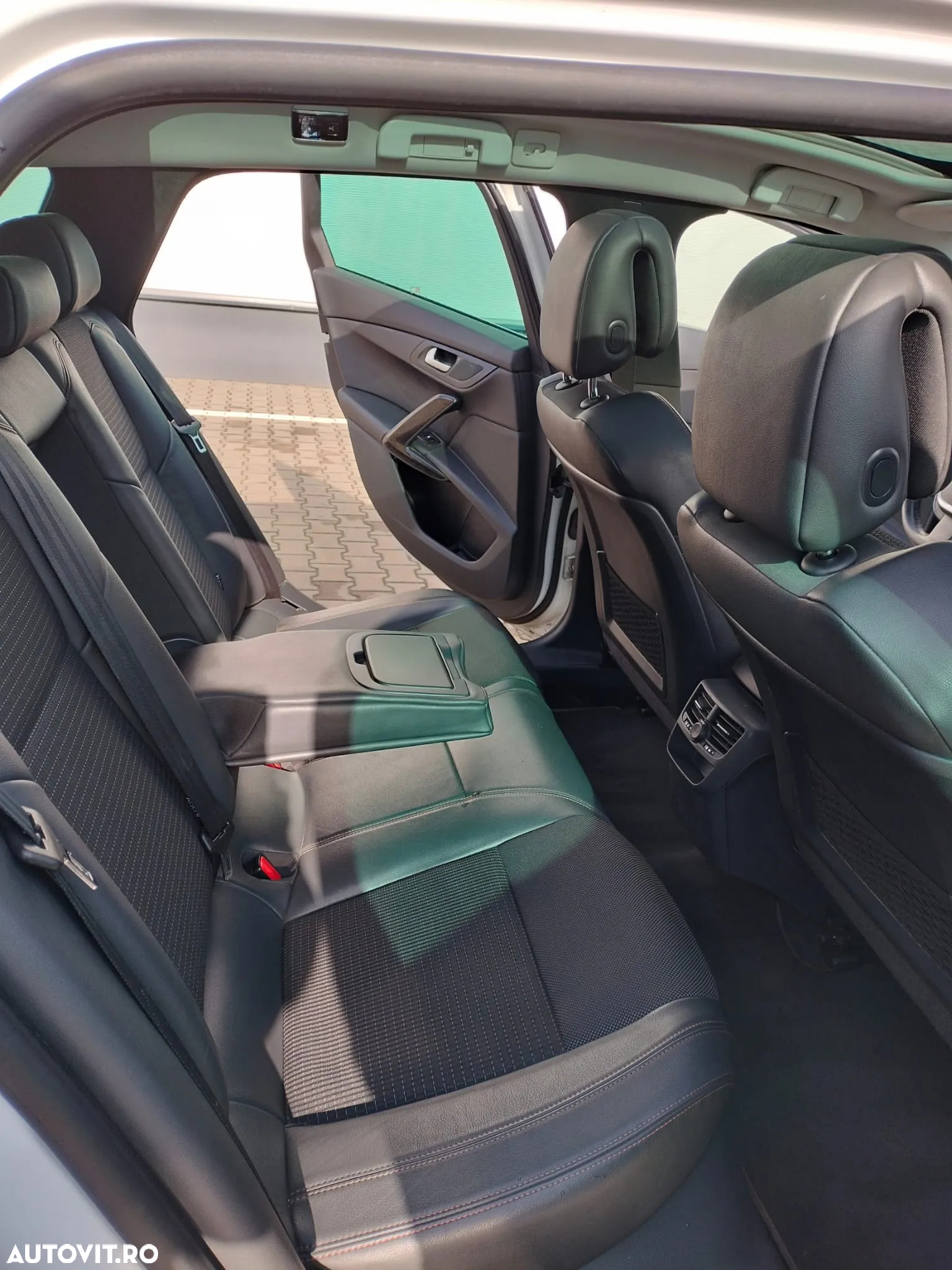 Peugeot 508 RXH Hybrid4 - 13