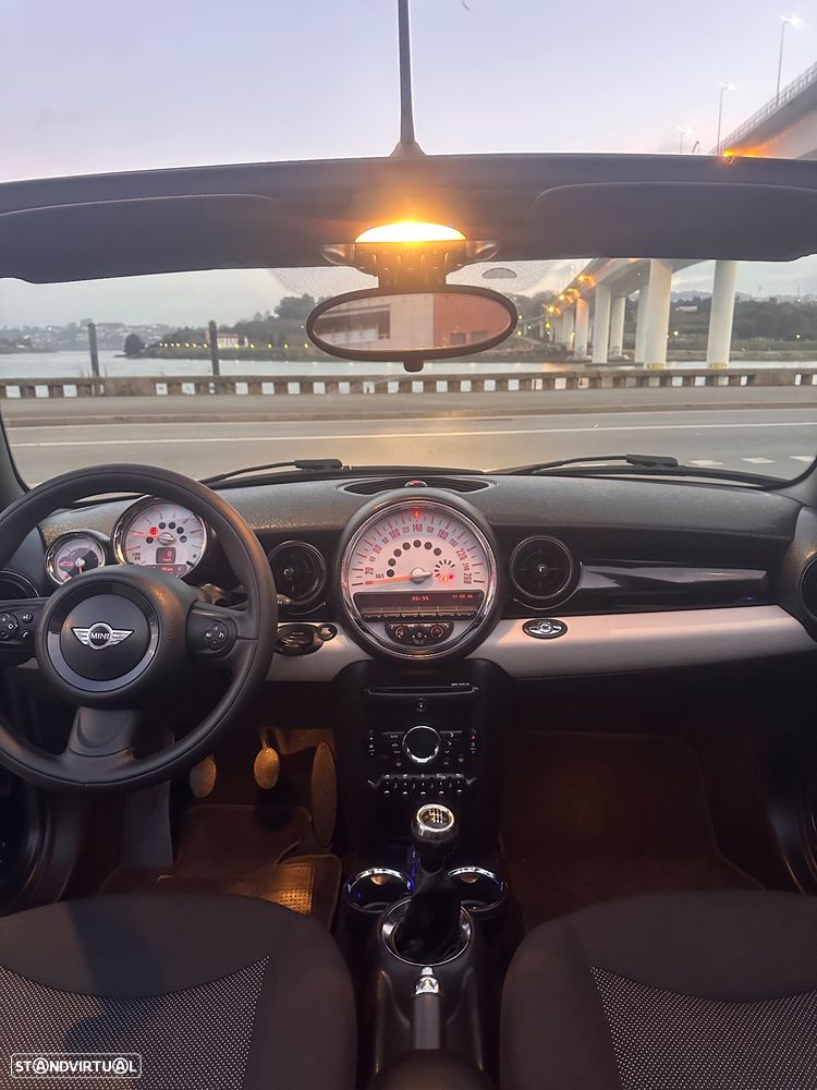 MINI Cabrio Cooper D - 4