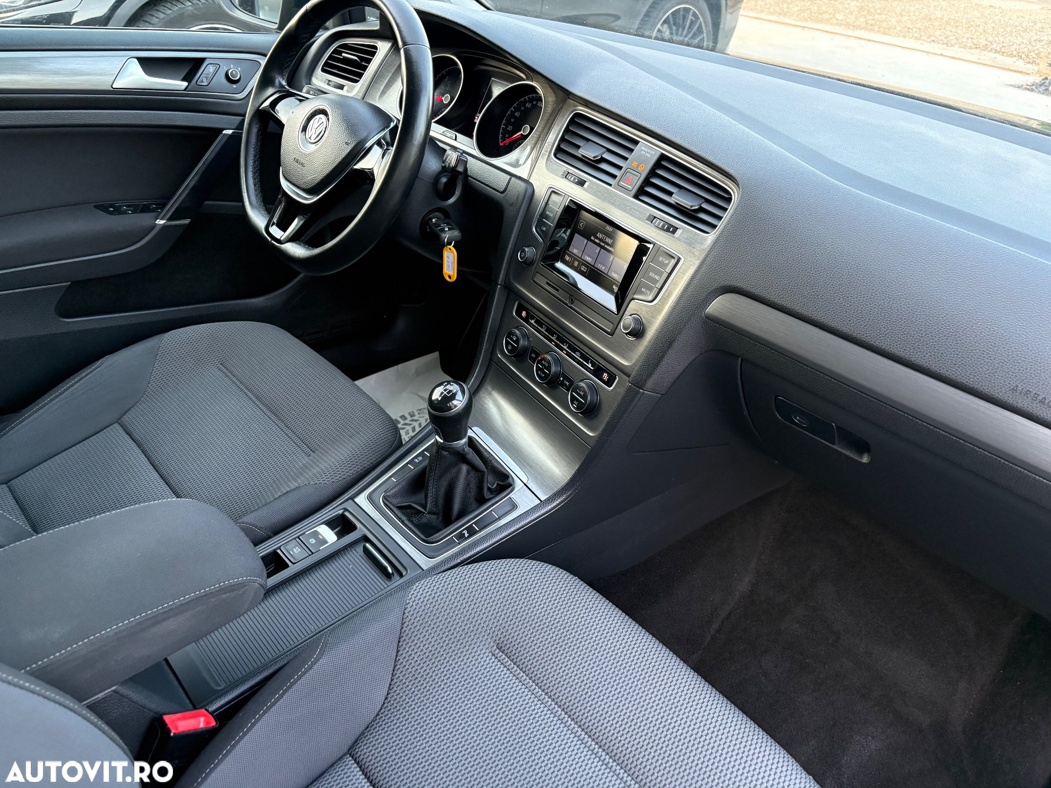 Volkswagen Golf 1.6 TDI BlueMotion Technology Cup - 7