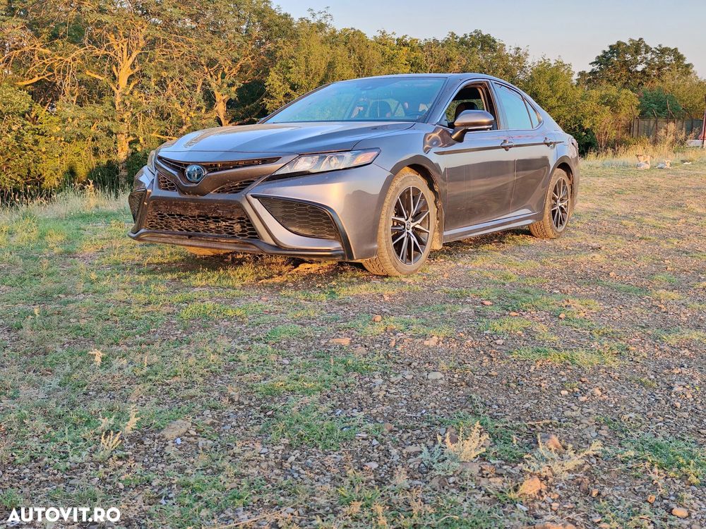 TOYOTA Camry