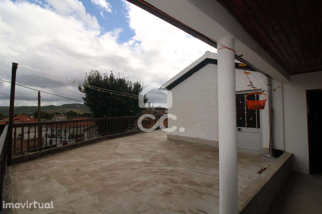 Moradia na aldeia com vistas para o campo - Grande imagem: 5/20