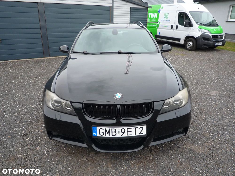 BMW Seria 3 325i xDrive - 7