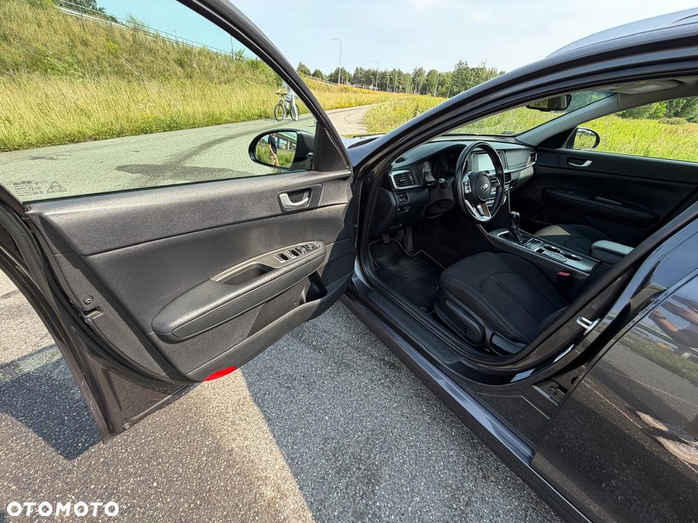 Kia Optima 2.0 M - 14