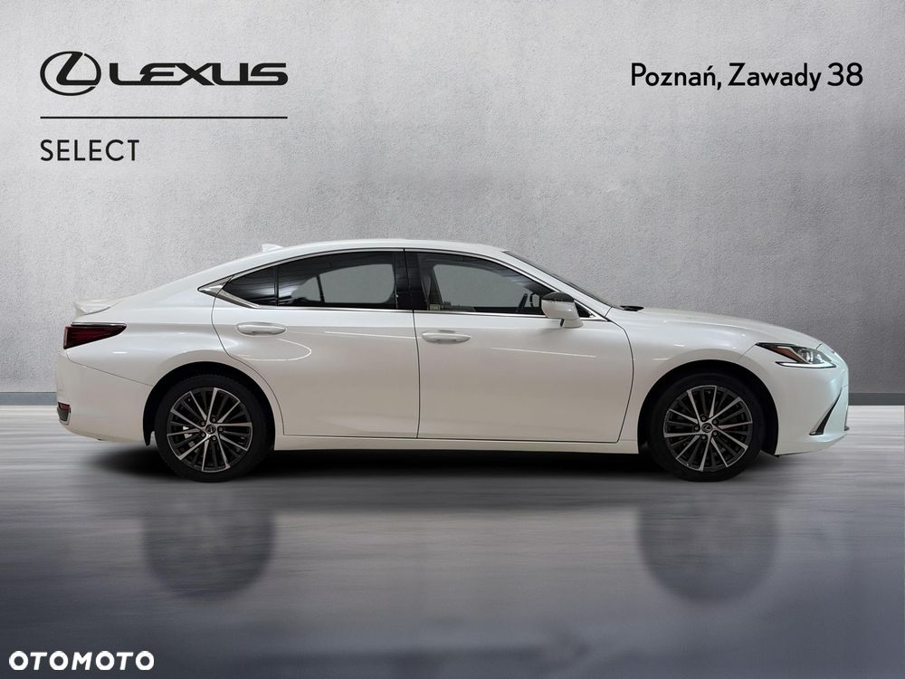Lexus ES 300h Business Edition - 4
