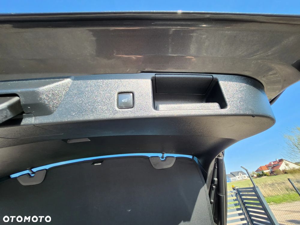 Ford Kuga 1.5 EcoBlue ST-LINE - 37