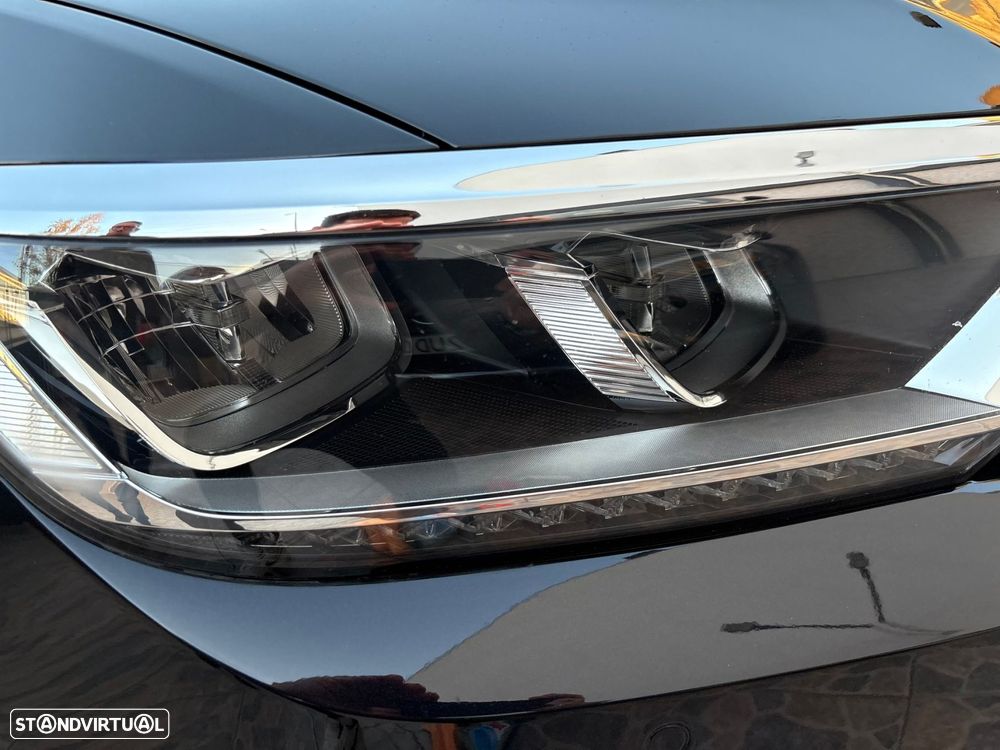 VW Passat Variant 2.0 TDi Highline DSG - 44