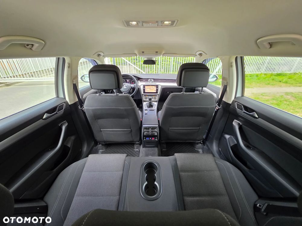 Volkswagen Passat 2.0 TDI SCR Comfortline - 33