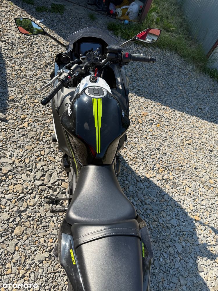 Kawasaki Ninja - 6