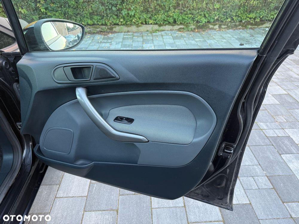 Ford Fiesta - 27