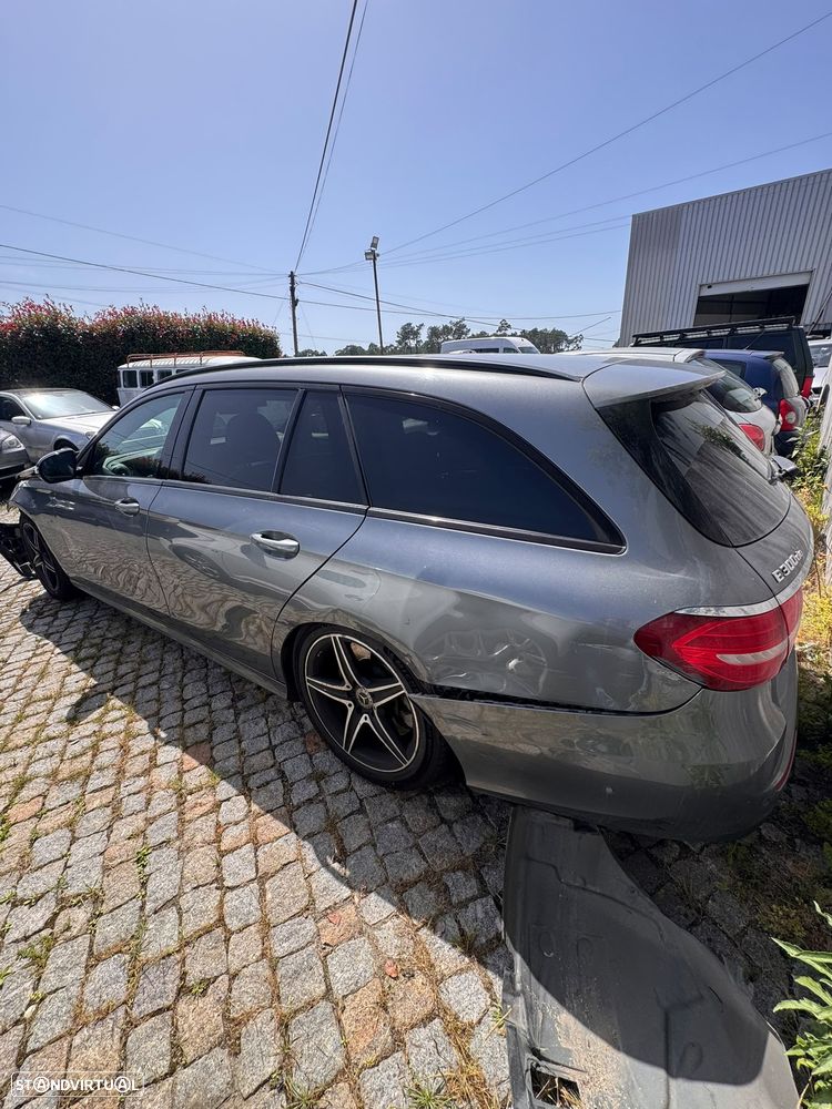 Mercedes-Benz E 300 de AMG Line - 8