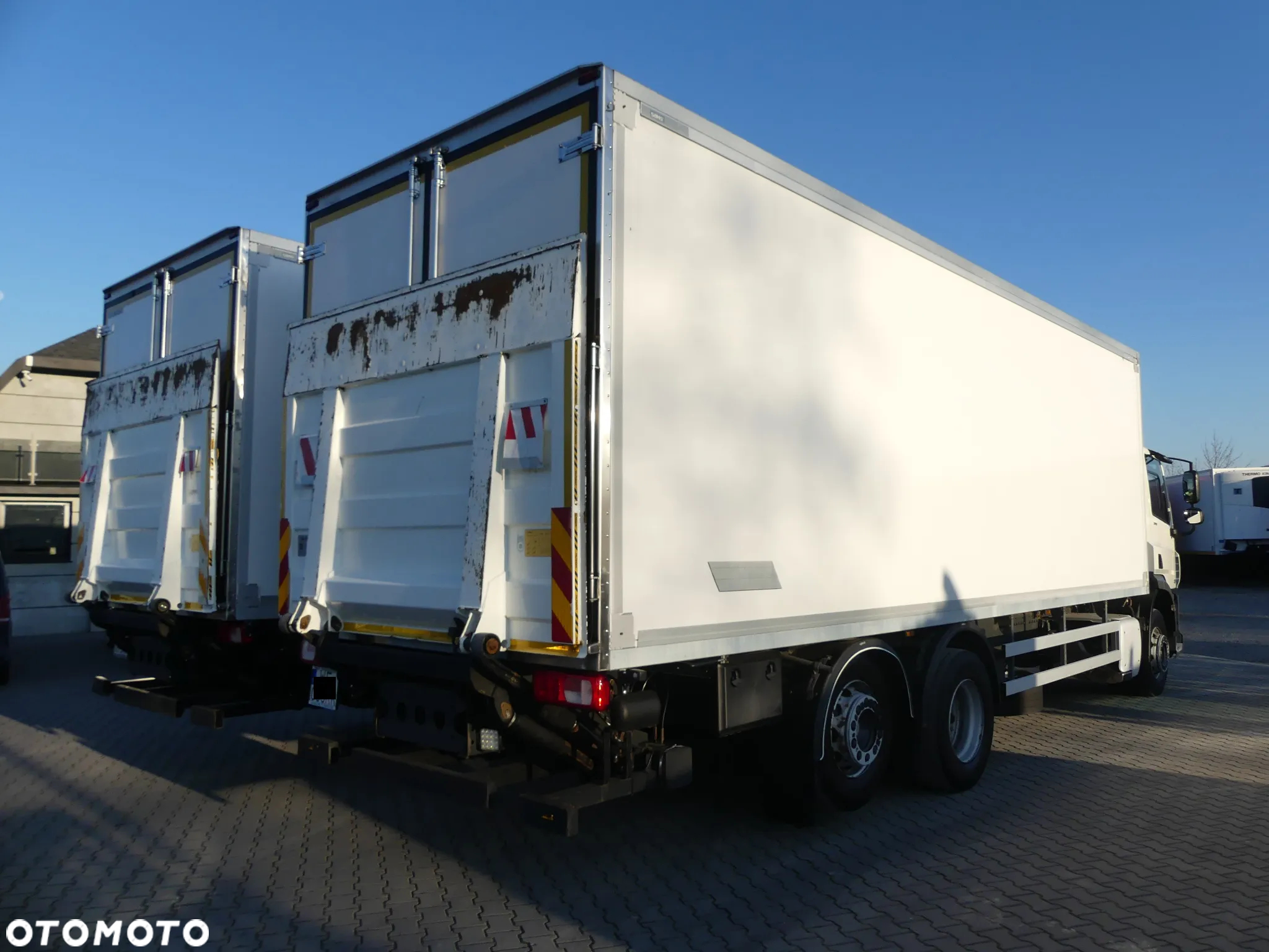 DAF CF 370 / 6x2 / CHŁODNIA 8.25 + WINDA / EURO 6 / - 7