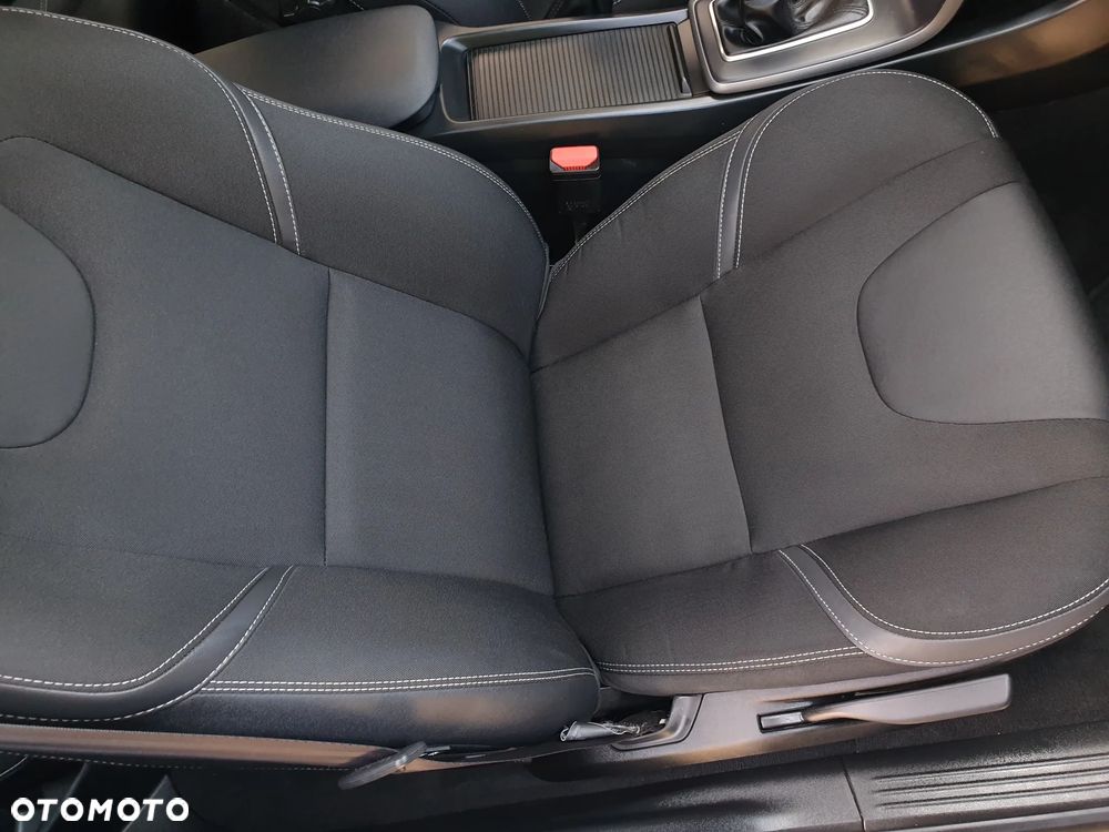 Volvo V40 D2 Linje You - 33