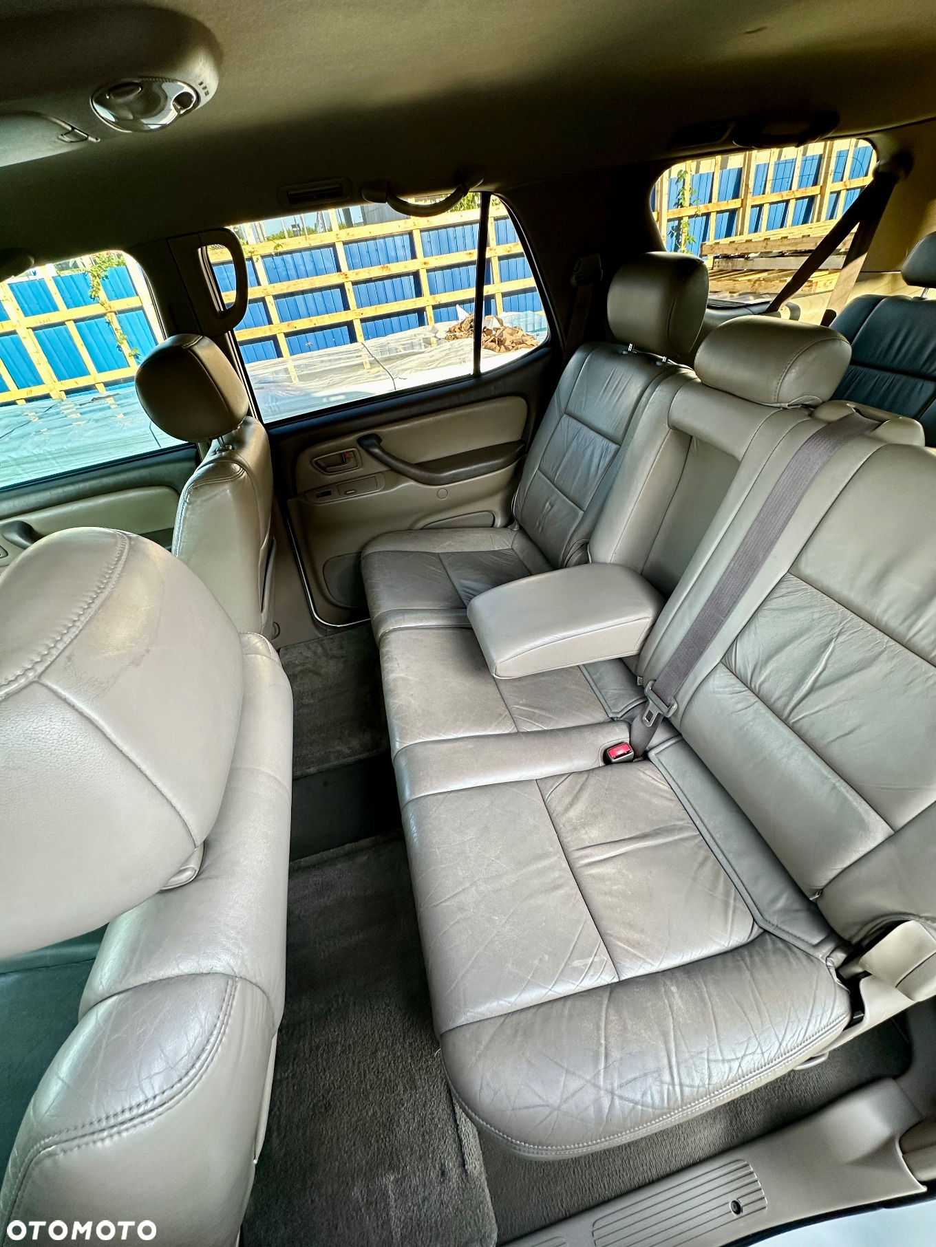 Toyota Sequoia - 9