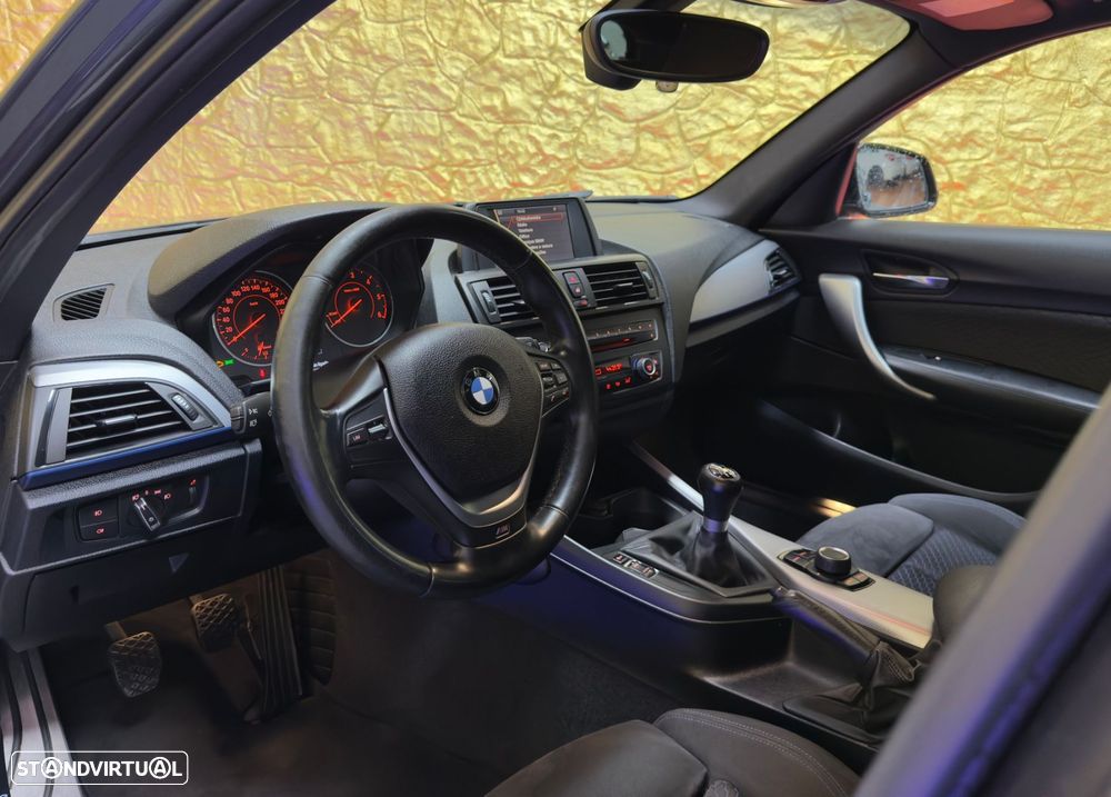 BMW 118 d Pack M - 4