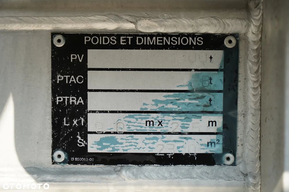 Benalu WYWROTKA / 29 m3 / ALUMINIOWA / OŚ PODNOSZONA / WAGA: 5 000 KG / ALUFELGI  / PLANDEKA ELEKTRYCZNA / SPROWADZONA - 18
