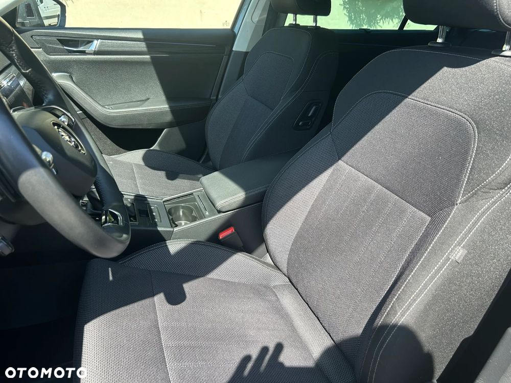 Skoda Superb 2.0 TSI DSG Style - 9