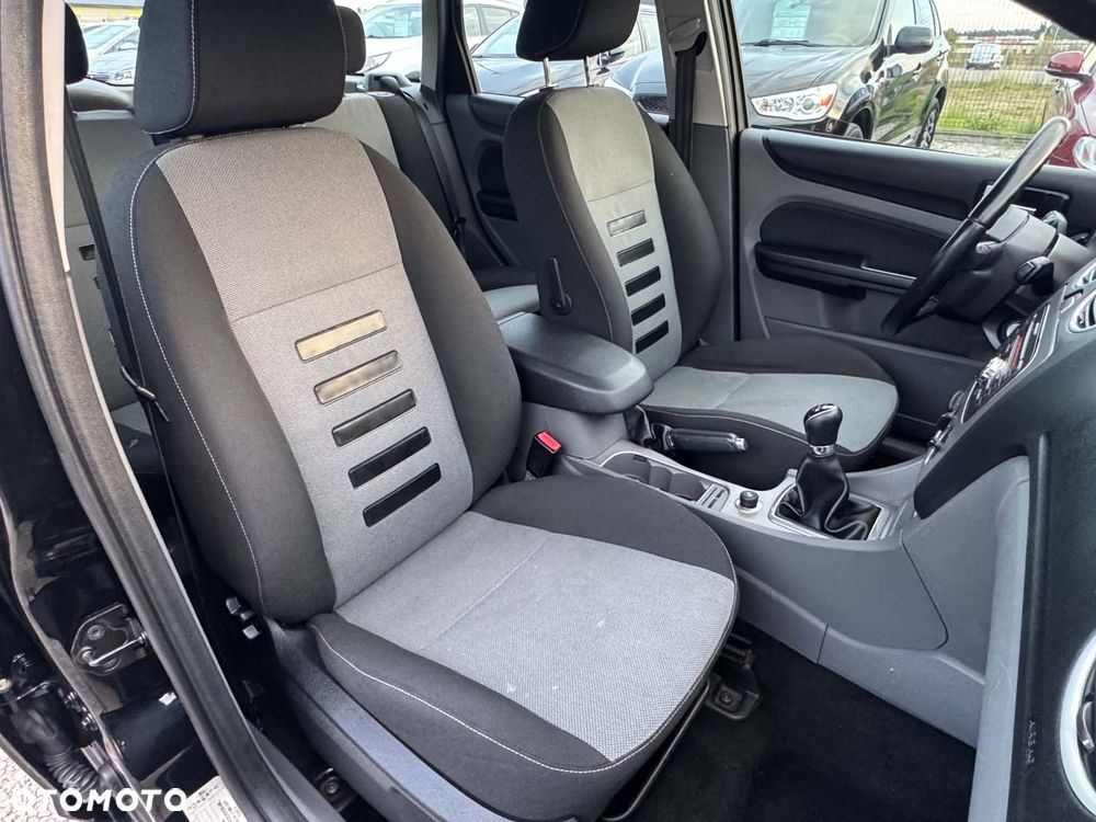 Ford Focus - 30