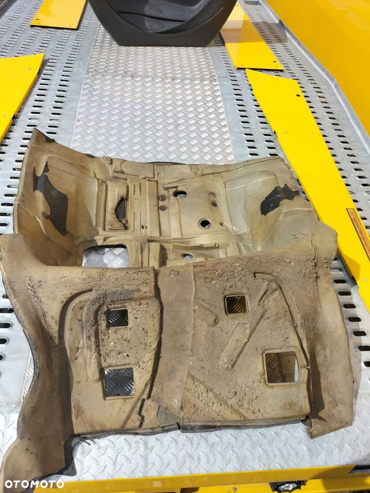 wykładzina tunelu środkowego mercedes atego - 2