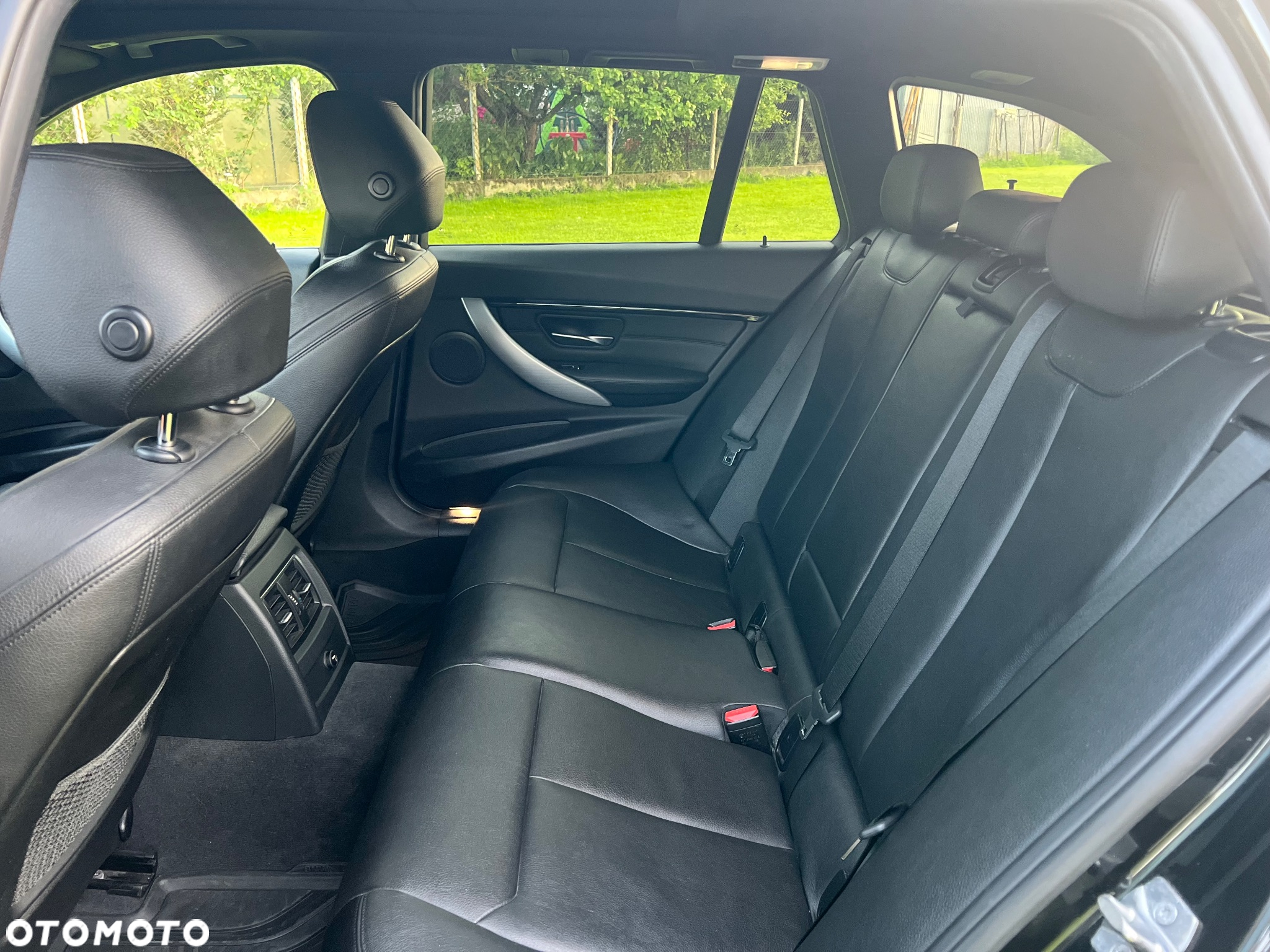 BMW Seria 3 320d Touring xDrive - 9