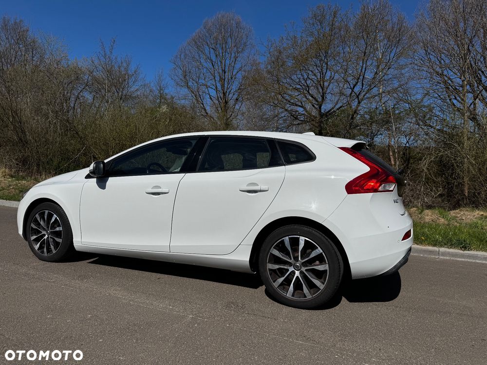 Volvo V40 T2 - 2