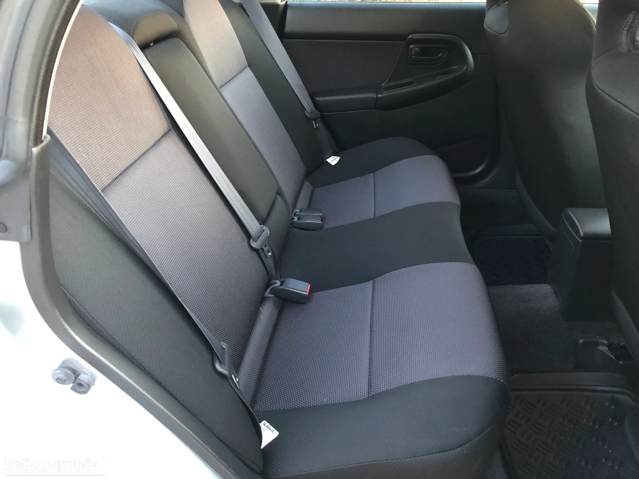 Subaru Impreza Sedan 2.0 WRX - 18