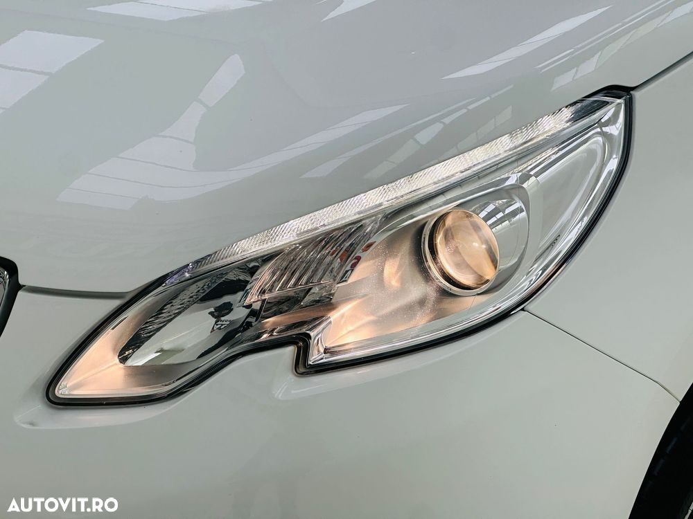 Peugeot 2008 1.2 L PureTech Active - 31