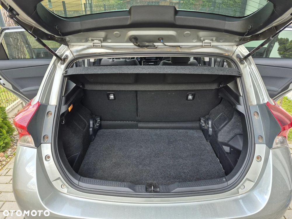 Toyota Auris Hybrid 135 Prestige - 11