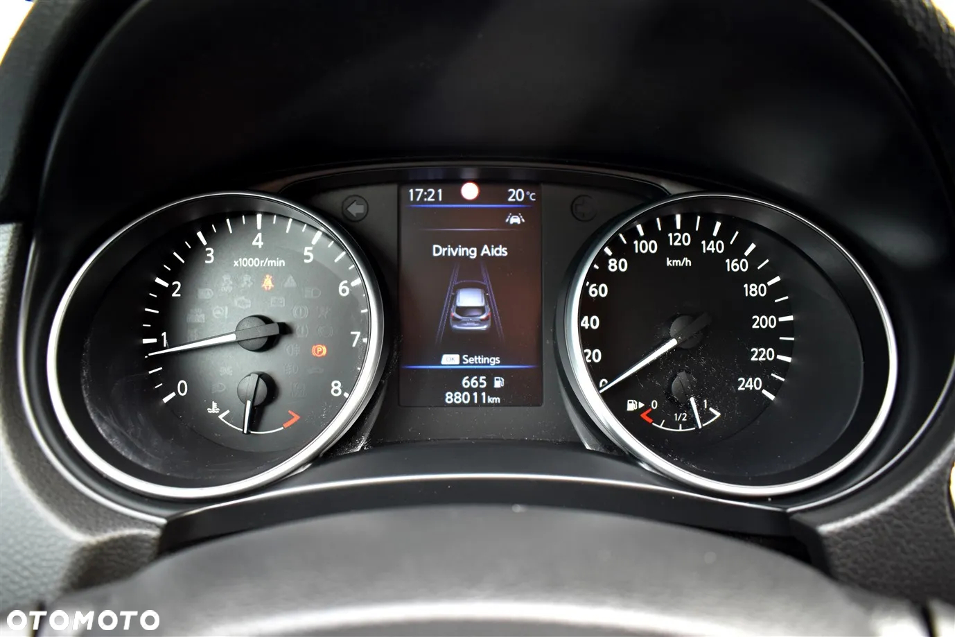 Nissan Qashqai 1.3 DIG-T ZAMA - 28