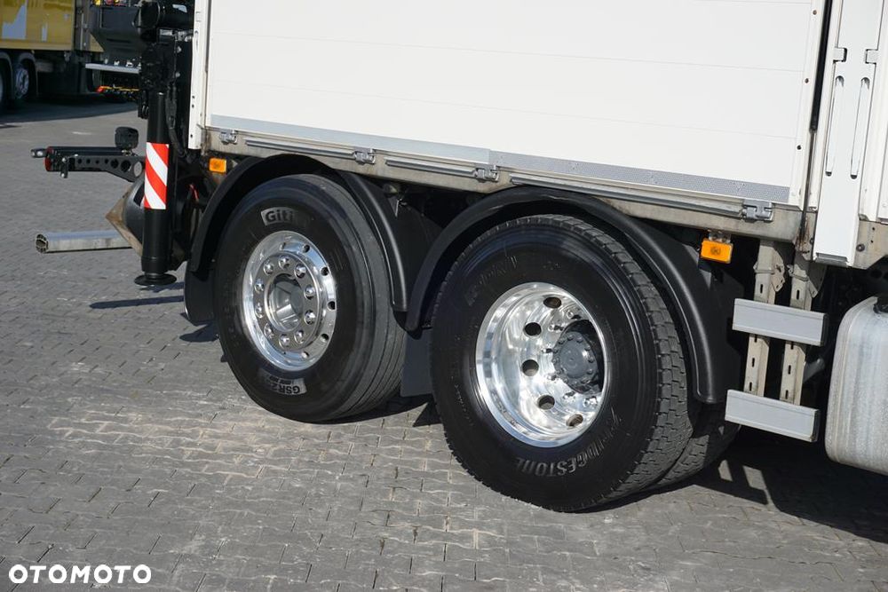 Renault T 380 / 6 X 2 / SKRZYNIOWY + HDS / HIAB 302 E-5 / PILOT / OŚ SKRĘTNA - 34