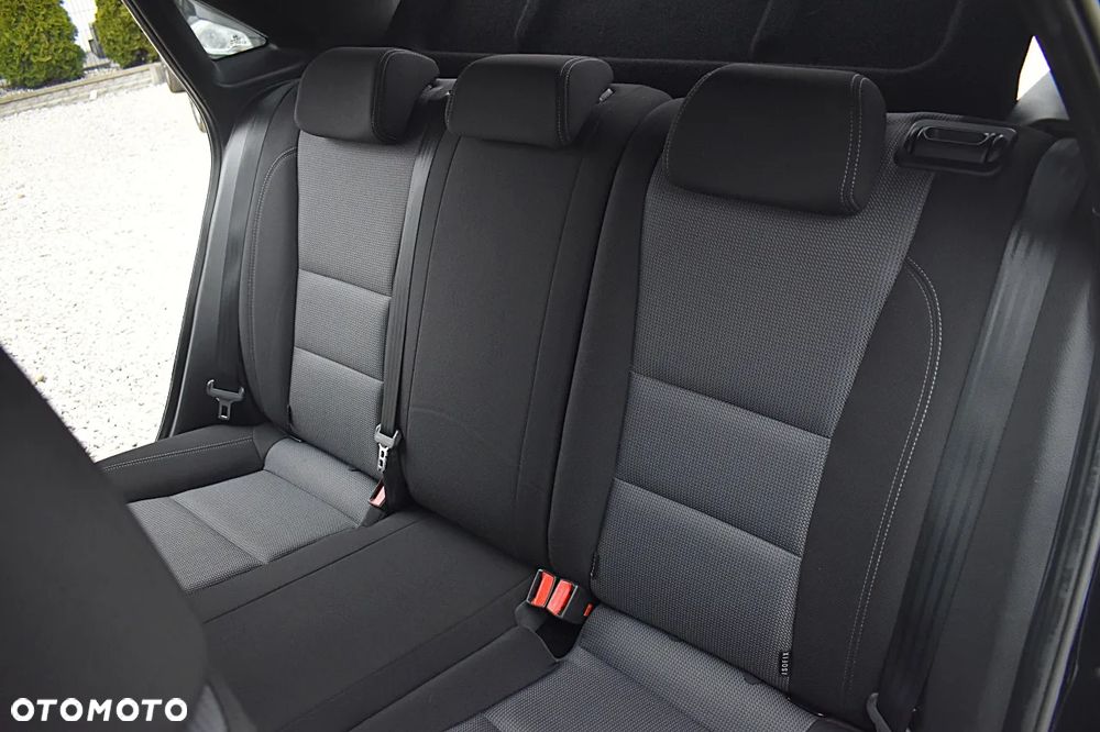 Hyundai i30 1.6 CRDI Trend - 19