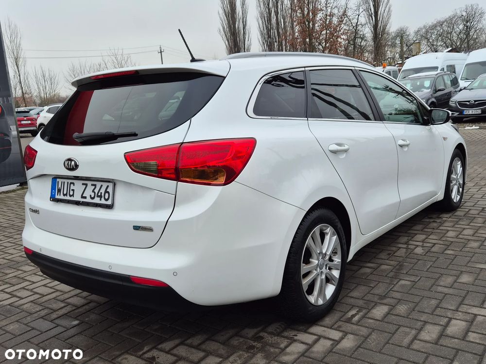 Kia Ceed 1.6 CRDi 128 Platinum Edition - 11