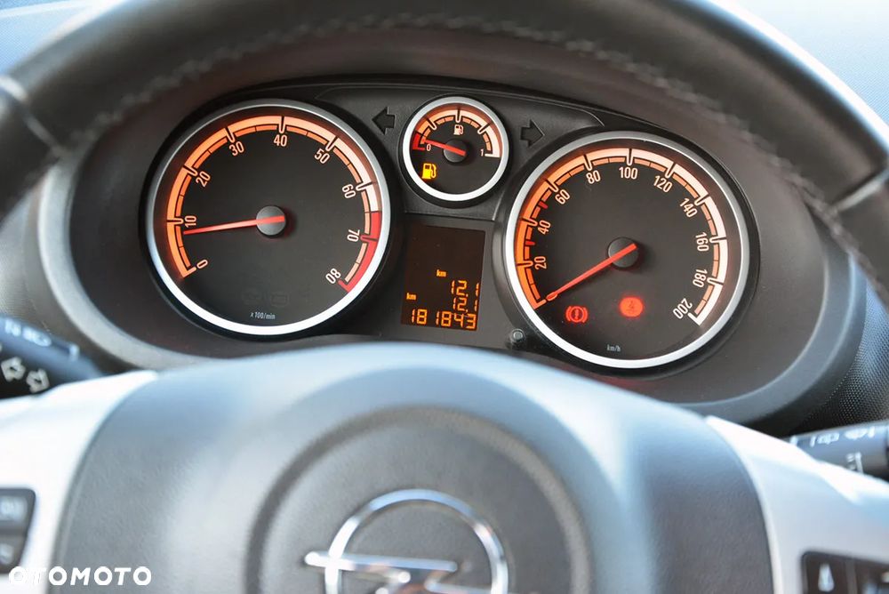 Opel Corsa 1.4 16V Satellite - 21